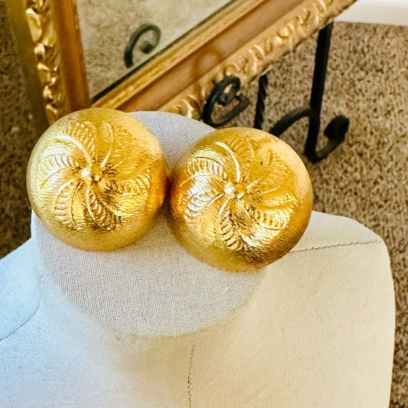 Vintage Modernist Dome Earrings - Picture 14 of 14